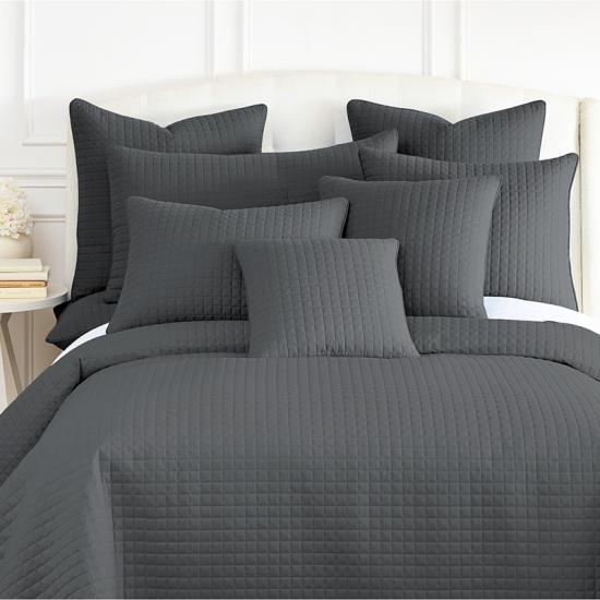 Sepasang Bantal Hiasan Berkuil Kelabu
