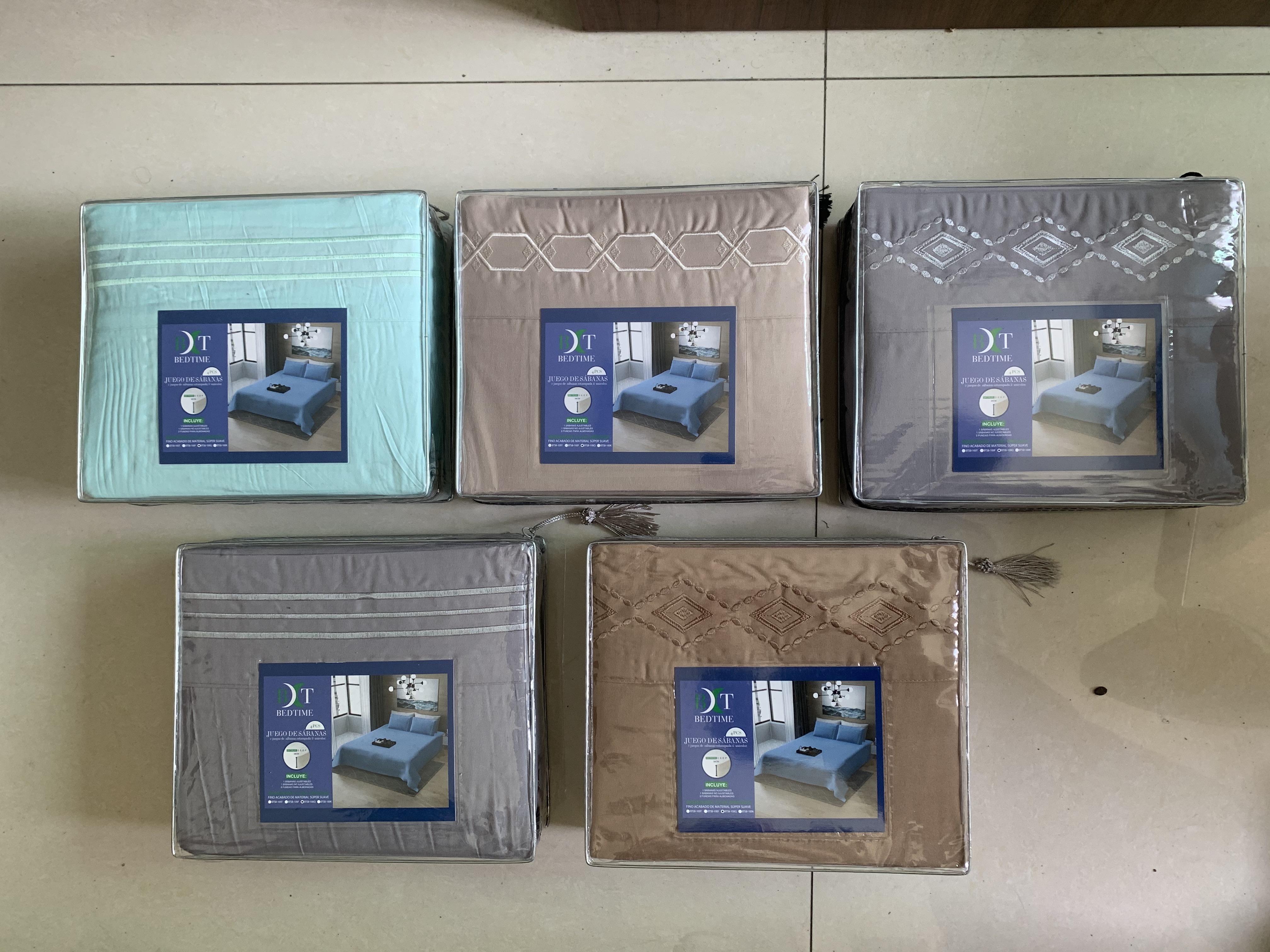 Set peralatan tempat tidur bersalut dawai keluli bersulam 4
