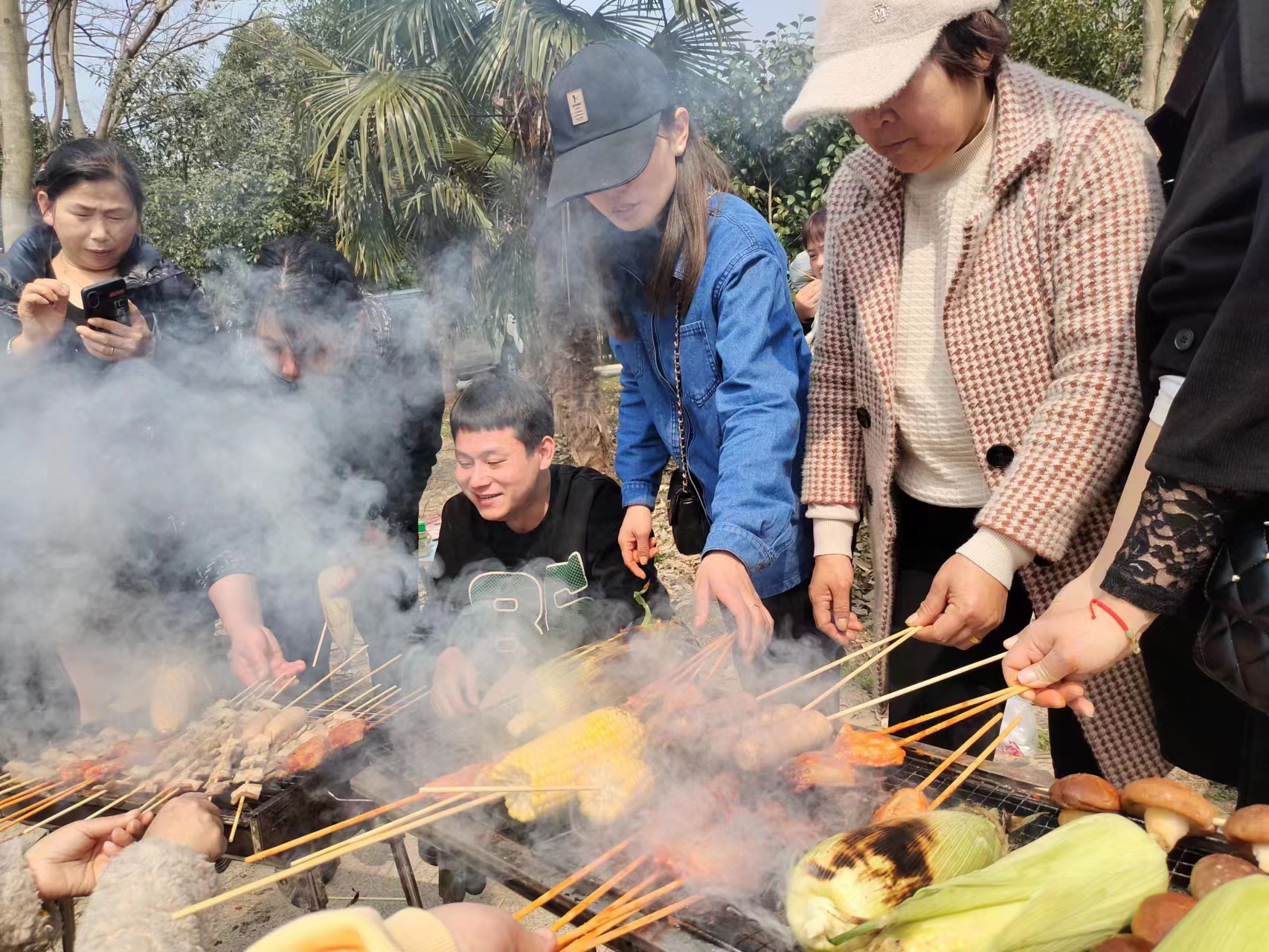 Barbeku luar bangunan pasukan syarikat